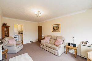 LIVING ROOM- click for photo gallery